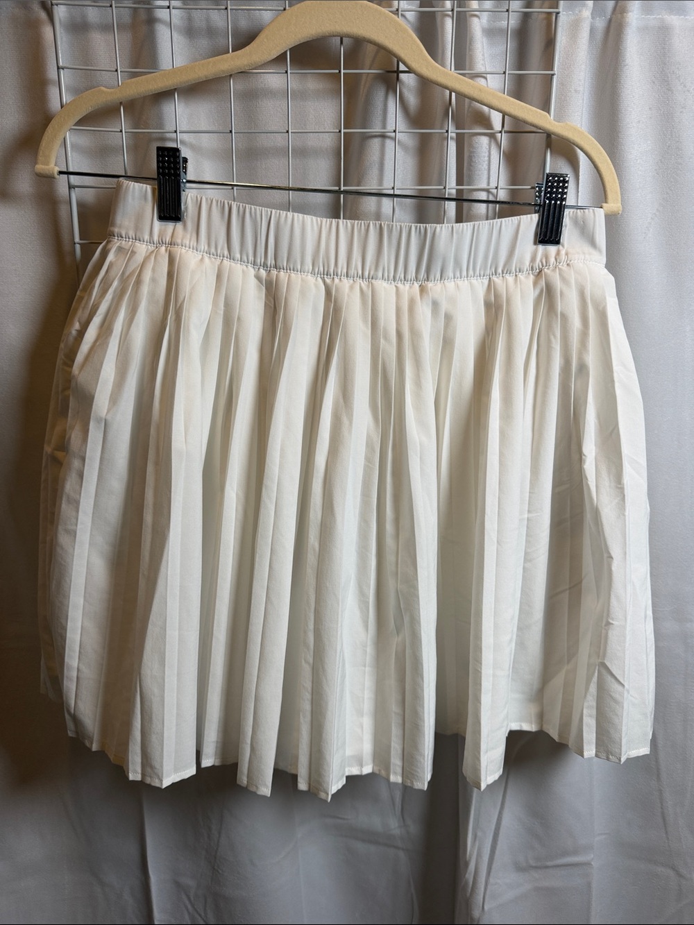 G Fore White pleated golf skirt